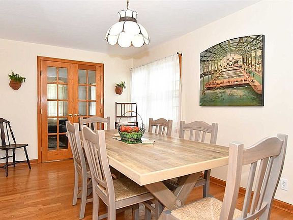 3rd image of 14 Woodland Ave