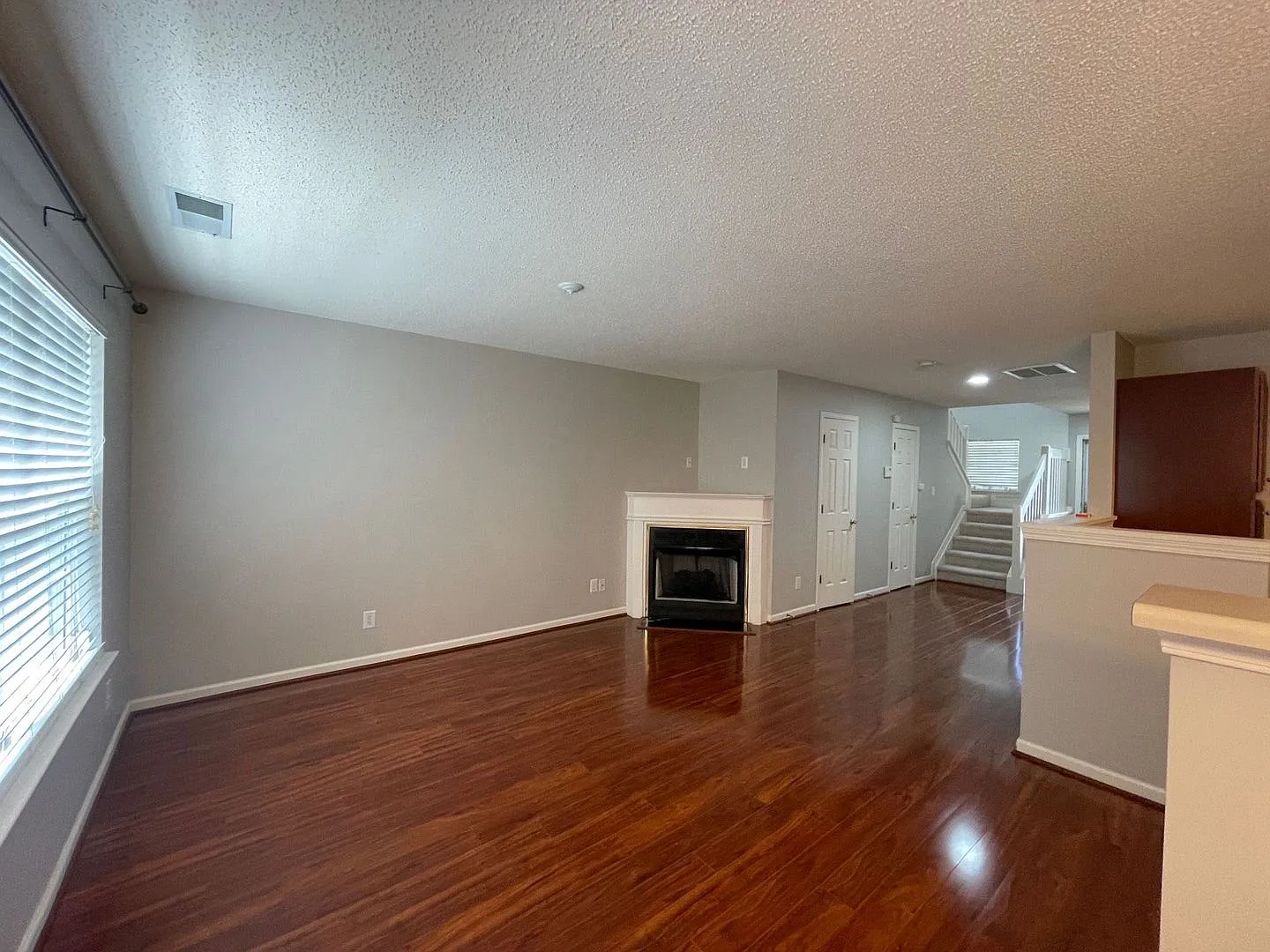 2 Bedroom Townhome in McAlister's Place! — Photo 2