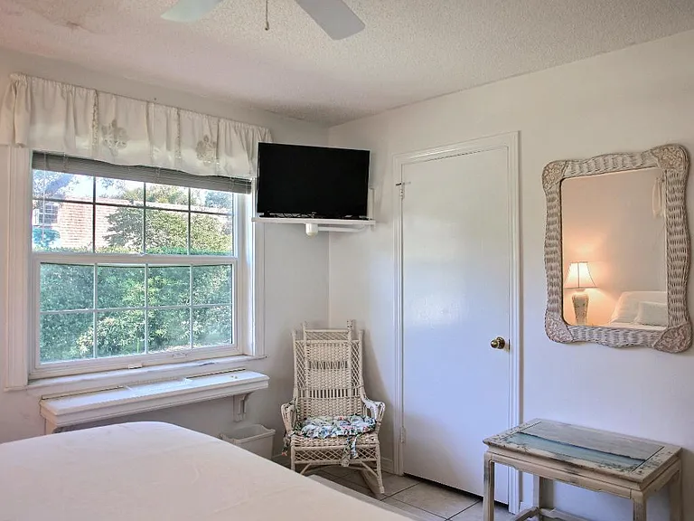 798 Bougainvillea Ln — Photo 7