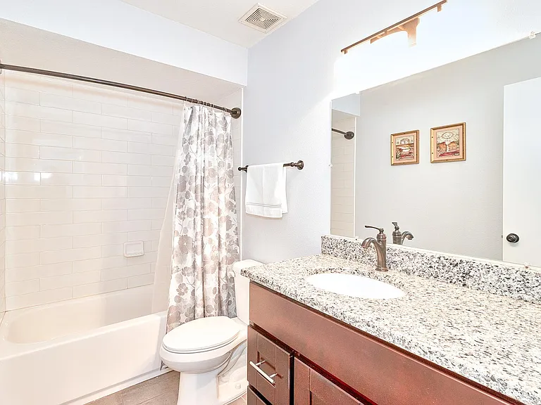 2417 W Stroud Ave #A — Photo 16