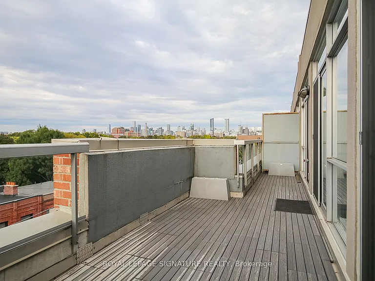 955 Queen St W #Penthouse 08 — Photo 24