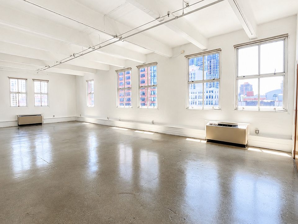 1st image of 150 Bay St #Penthouse 11