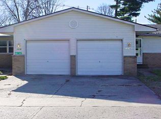 1016 Crescent Dr, Champaign, IL 61821