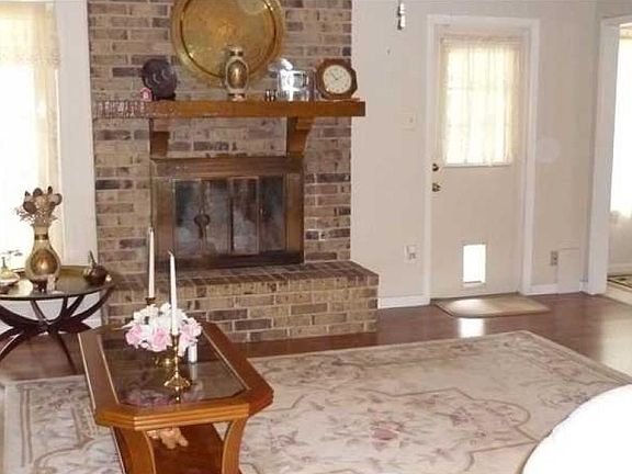 2nd image of 8917 Hollow Bluff Dr