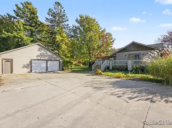 16248 Taft Rd, Spring Lake, MI 49456