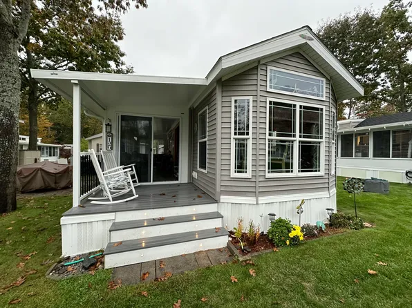 23 College Drive #129, Wells, ME 04090