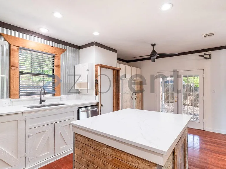 6502 Bramber Ln — Photo 6