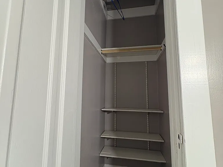 1411 E 3rd St #2 — Photo 18