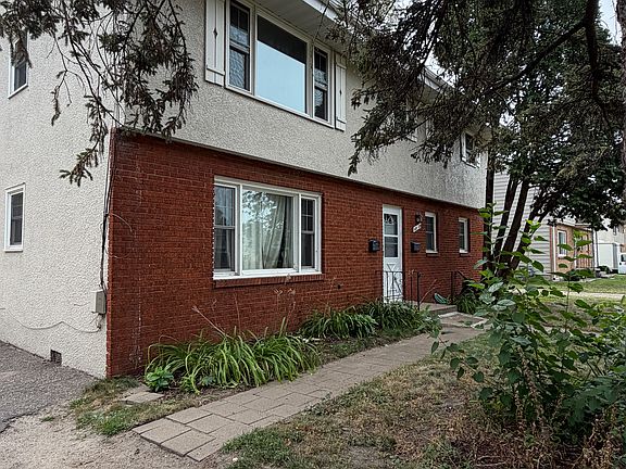 2nd image of 423 W 74th St #423
