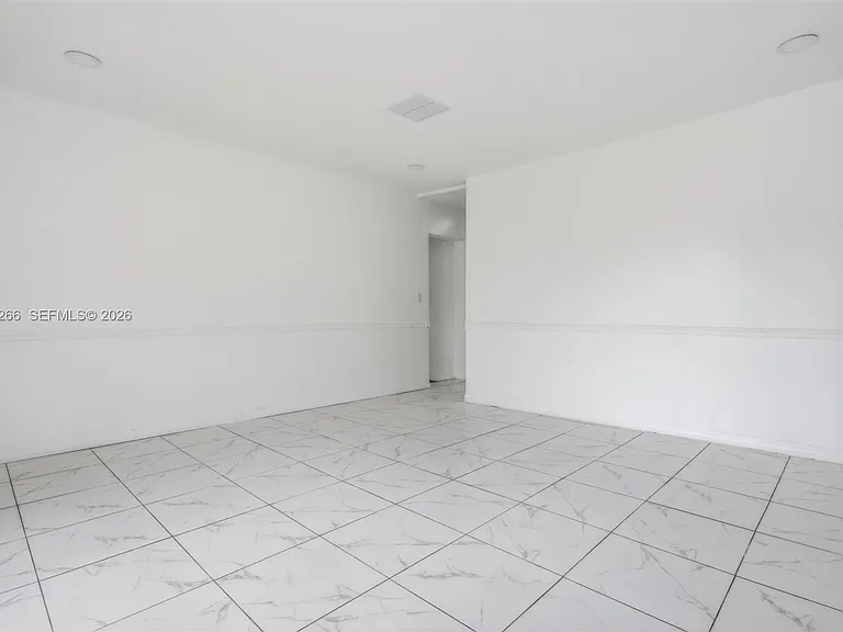 2280 SW 43rd Ave — Photo 8