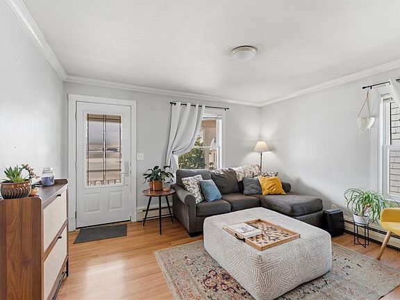 5th image of 125 Ivy St