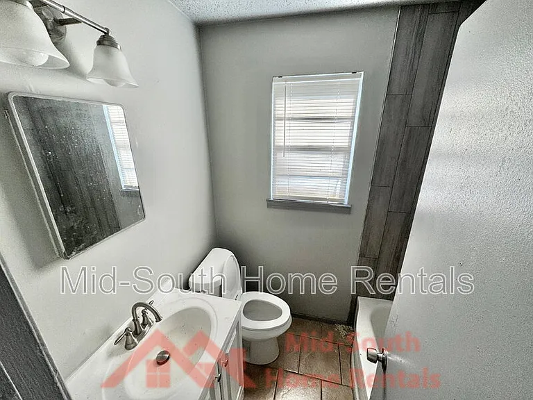 487 Williams Ave #4 — Photo 6