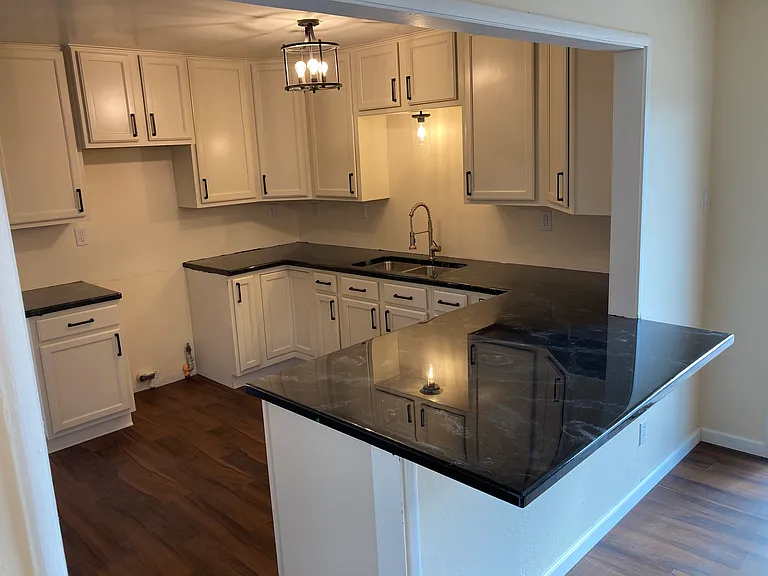 914 S Hickory St #1 — Photo 31