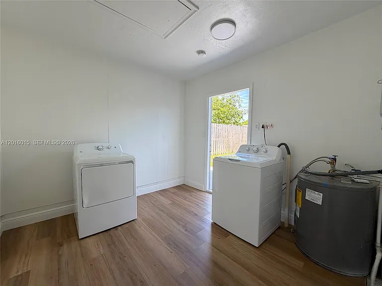 1740 SW 47th Ave — Photo 14