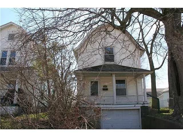 105 E Franklin St photo 1
