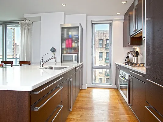 Sold by Sotheby's International Realty | media 13
