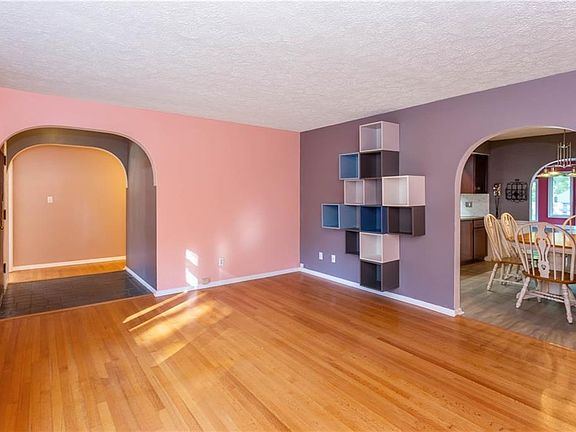 4th image of 10267 Guilford Ave