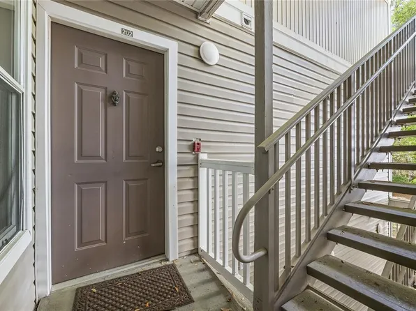 4000 SW 23rd St APT 6-202, Gainesville, FL 32608