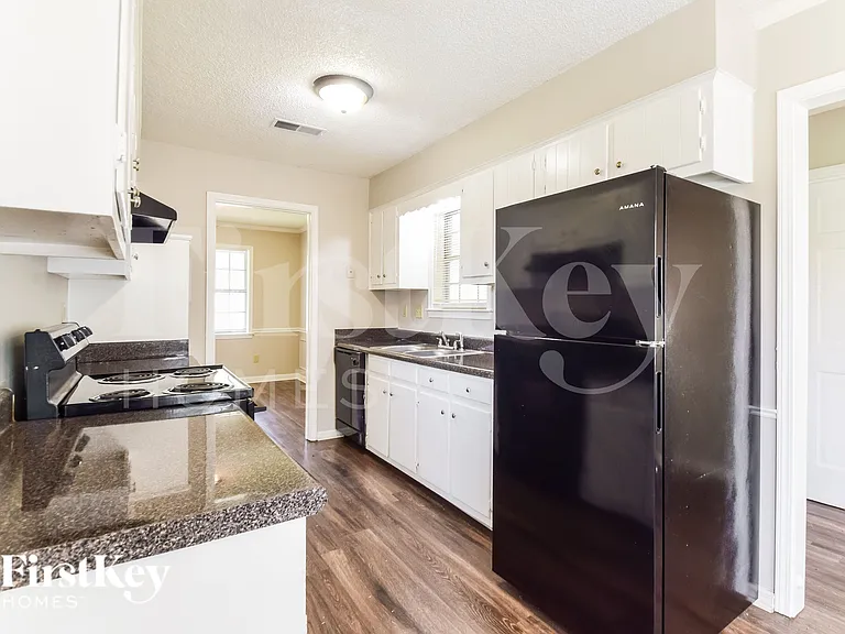 4110 Friendship Ln — Photo 8