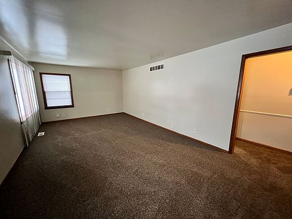 3rd image of 2600 N River Blvd