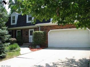 20559 White Bark Dr, Strongsville, OH
