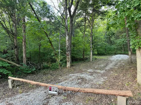 12 Ac Hwy #J, New Florence, MO 63363