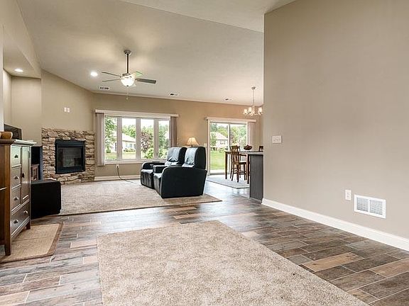 5th image of 6252 White Berry Ln