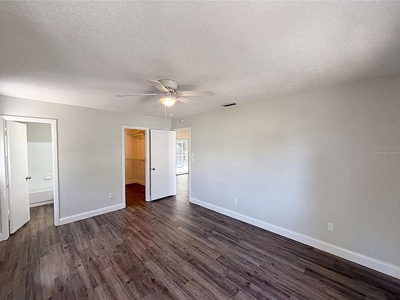 4th image of 5064 BROMLEY AVENUE