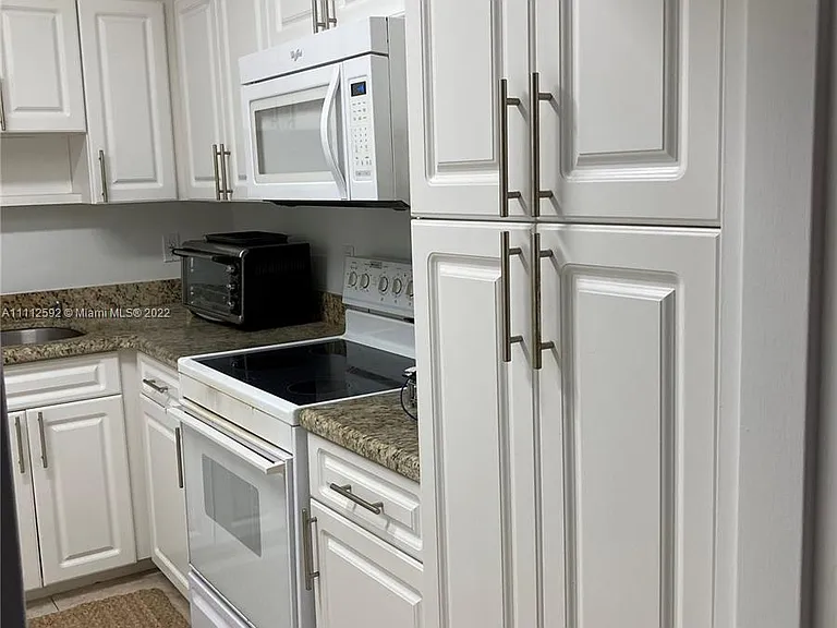 5161 Collins Ave #210 — Photo 12