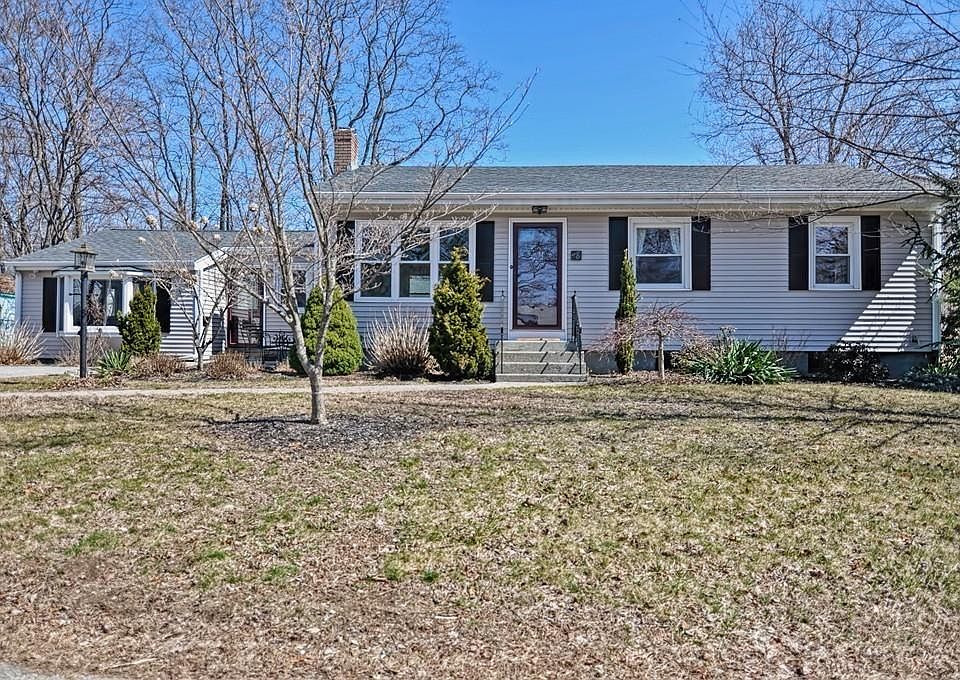 1st image of 8 Hillcrest Dr