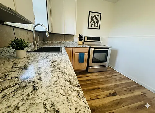 1104 Luna St Photo 1
