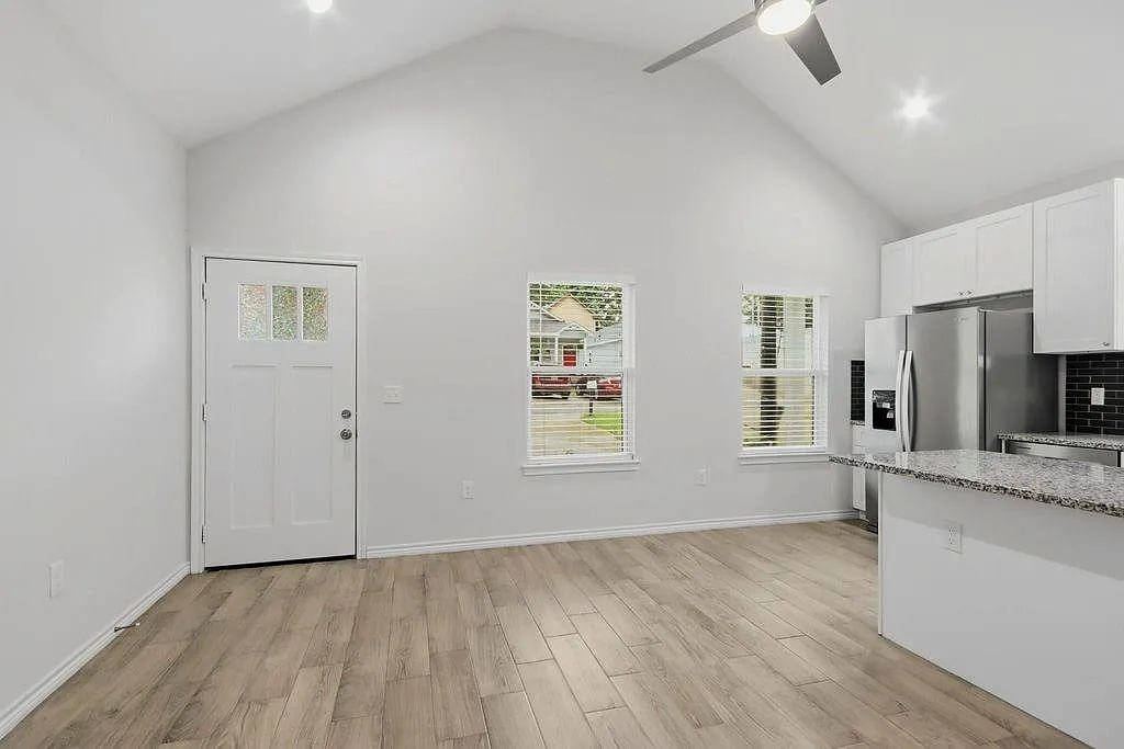 3 bed, 2.0 bath, $1,700 — Photo 4