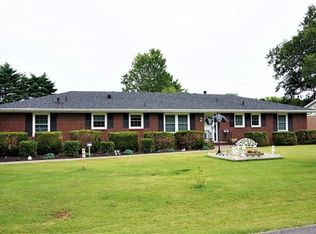 214 Sherwood Dr, Hopkinsville, KY 42240