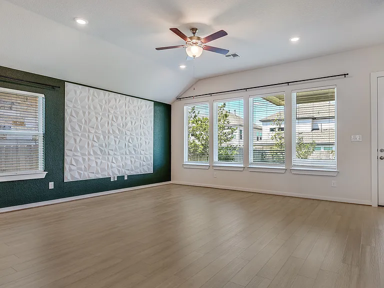 4326 Frankfurt Ln — Photo 13