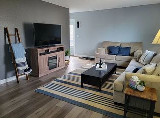1632 Pinewood Ln APT 4, Hudson, WI 54016