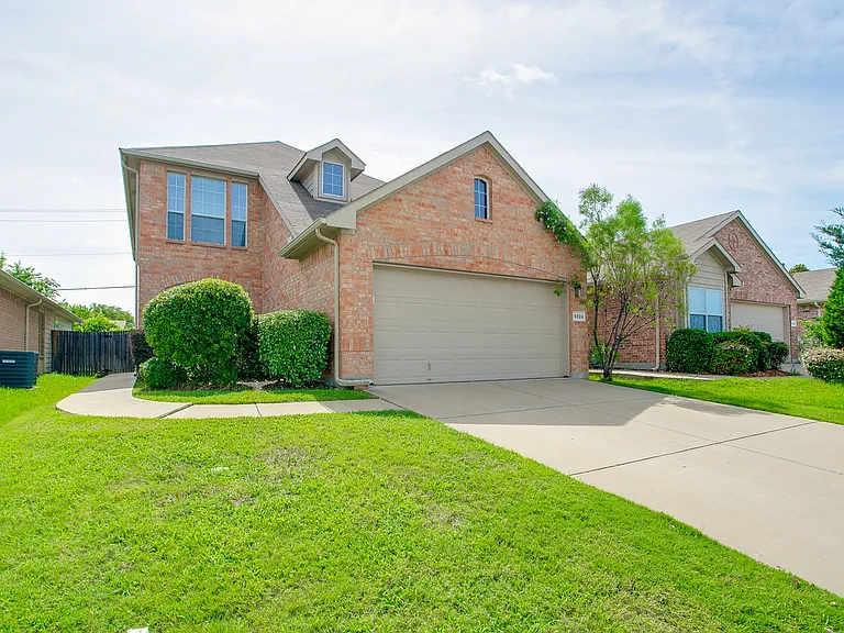 5824 Melanie Ct — Photo 2