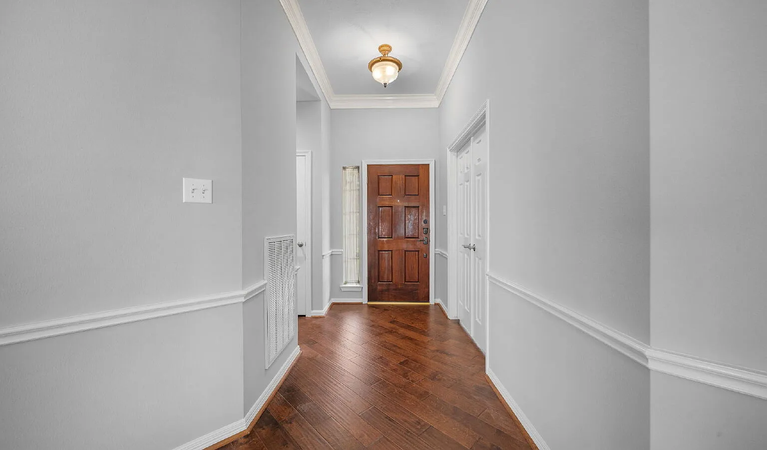 3 bed, 2.0 bath, 1978 sqft, $2,795 — Photo 4