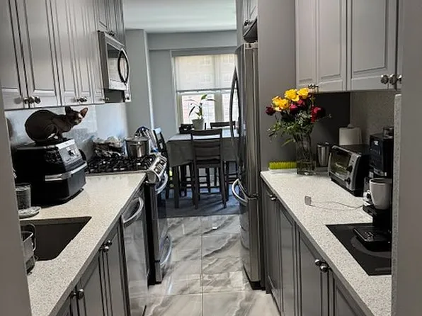 2928 W 5th St APT 3J, Brooklyn, NY 11224