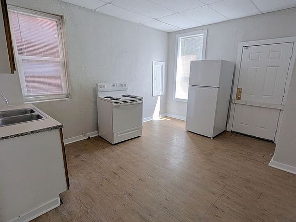 2nd image of 3338 Virginia Ave #3338