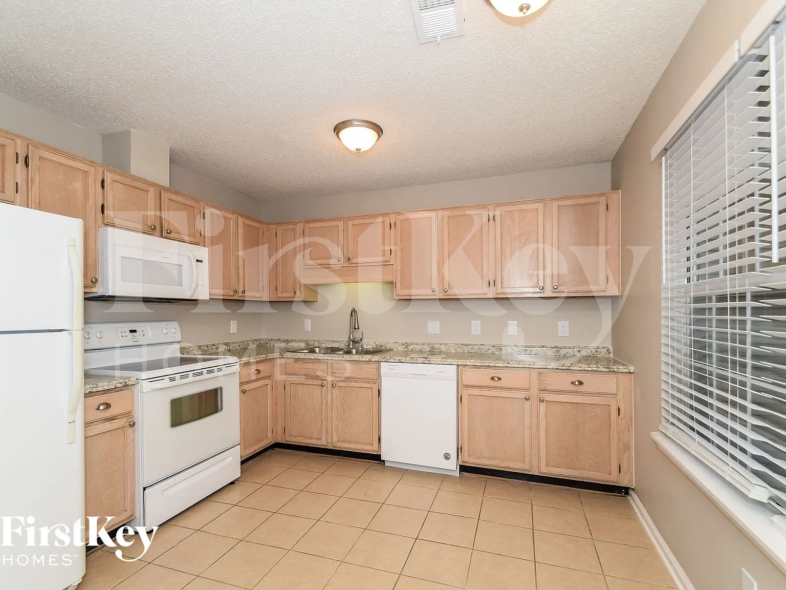 3 bed, 2.0 bath, 1524 sqft, $2,235 — Photo 4