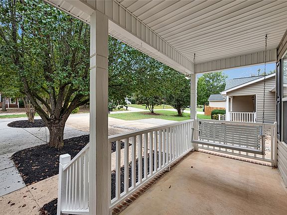 4th image of 154 Ashton Ln