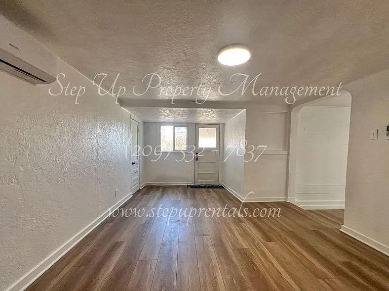 113 W Sunset St #B — Photo 3