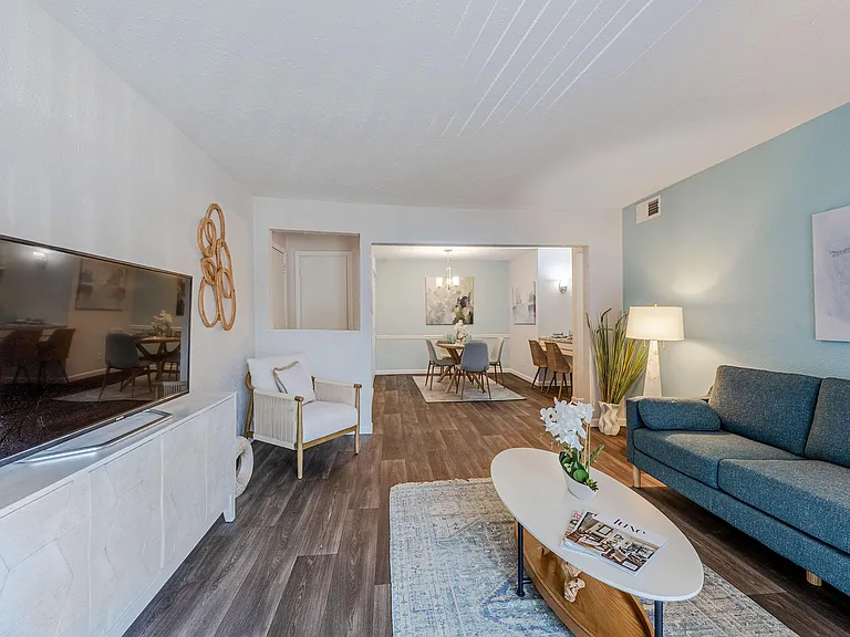 Chase Cove Apartments — Photo 7