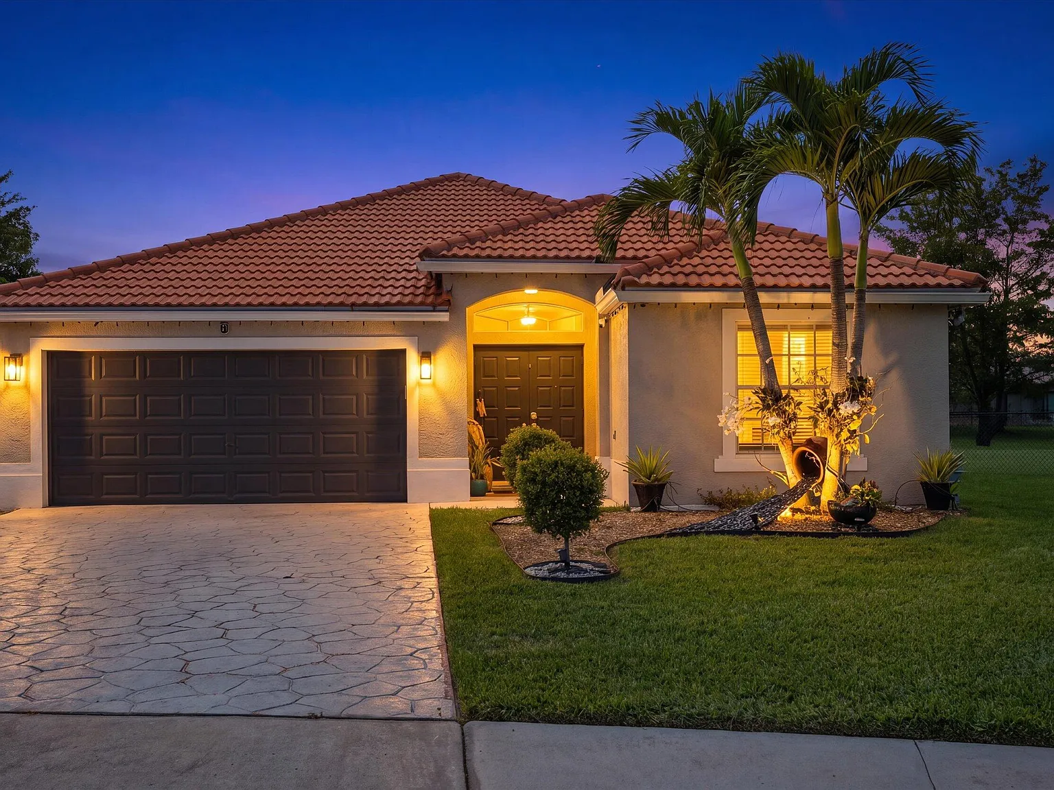 3 bed, 2.0 bath, 1650 sqft, $10,000 — Photo 1