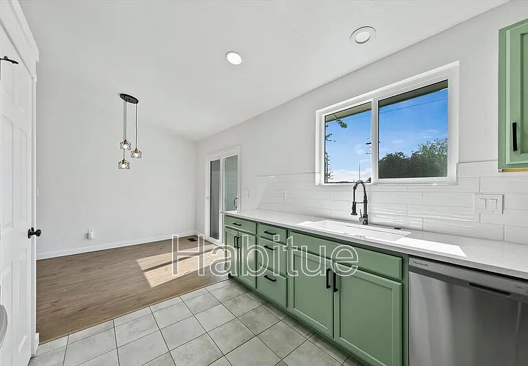 2041 E Oakridge Ct — Photo 14
