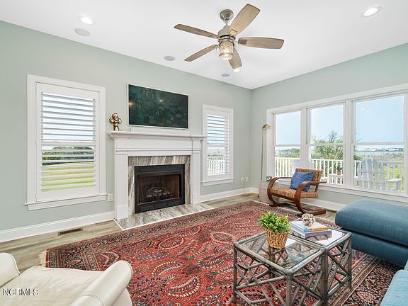 3rd image of 412 Island View Drive