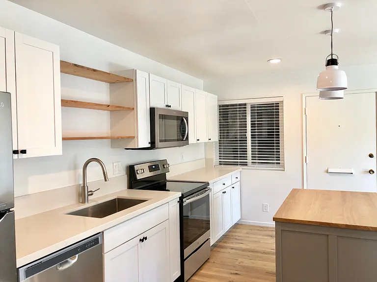 528 W Los Olivos Street — Photo 16