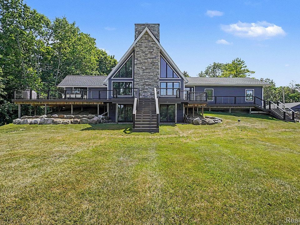 1st image of 3900 Waterland Dr