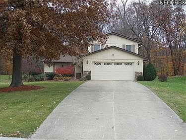 1st image of 1095 Iroquois Run