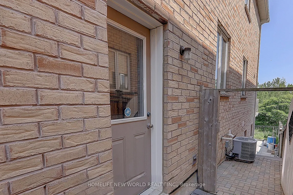 Building Photo - 31 Voysey Way #BASEMENT